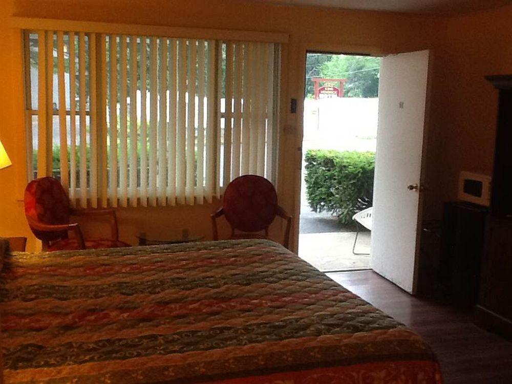 לייק ג'ורג' King Hendrick Motel And Suites מראה חיצוני תמונה