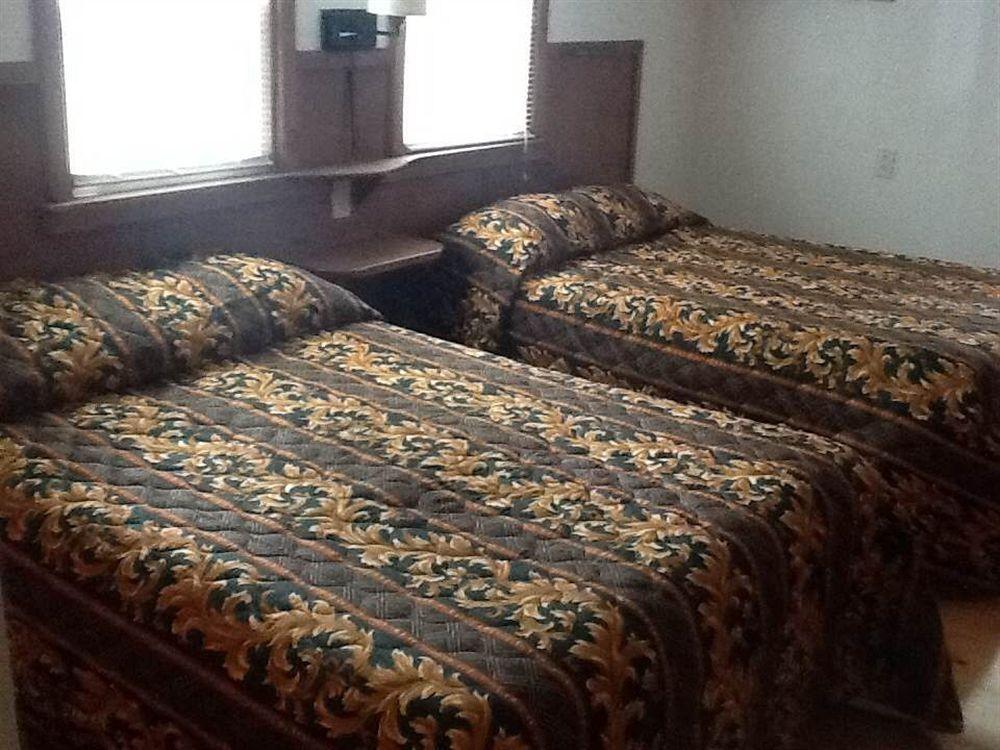 לייק ג'ורג' King Hendrick Motel And Suites מראה חיצוני תמונה