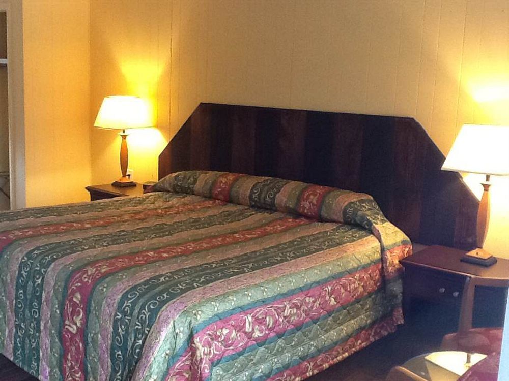 לייק ג'ורג' King Hendrick Motel And Suites מראה חיצוני תמונה