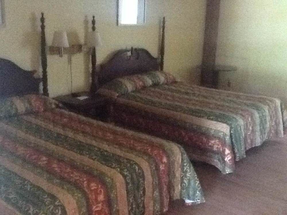 לייק ג'ורג' King Hendrick Motel And Suites מראה חיצוני תמונה
