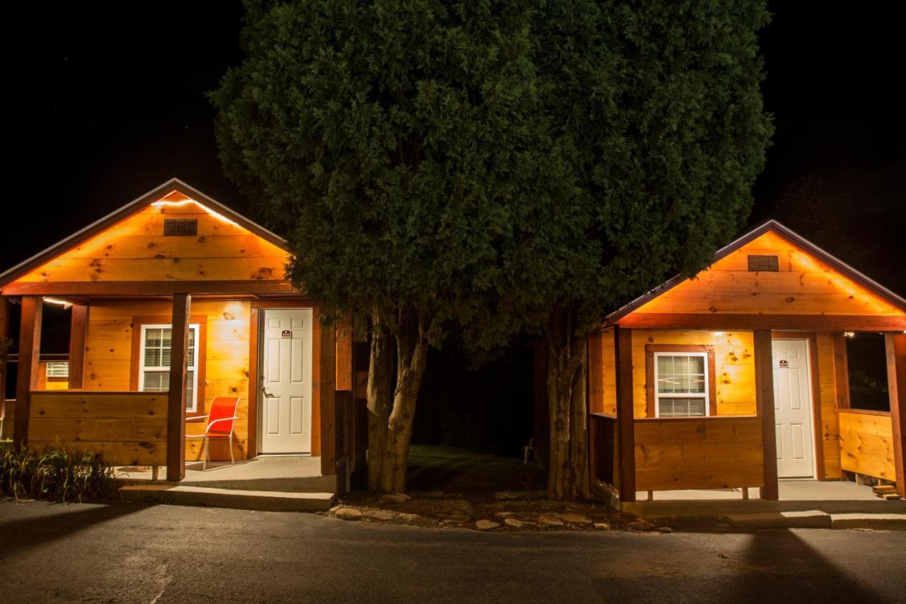לייק ג'ורג' King Hendrick Motel And Suites מראה חיצוני תמונה