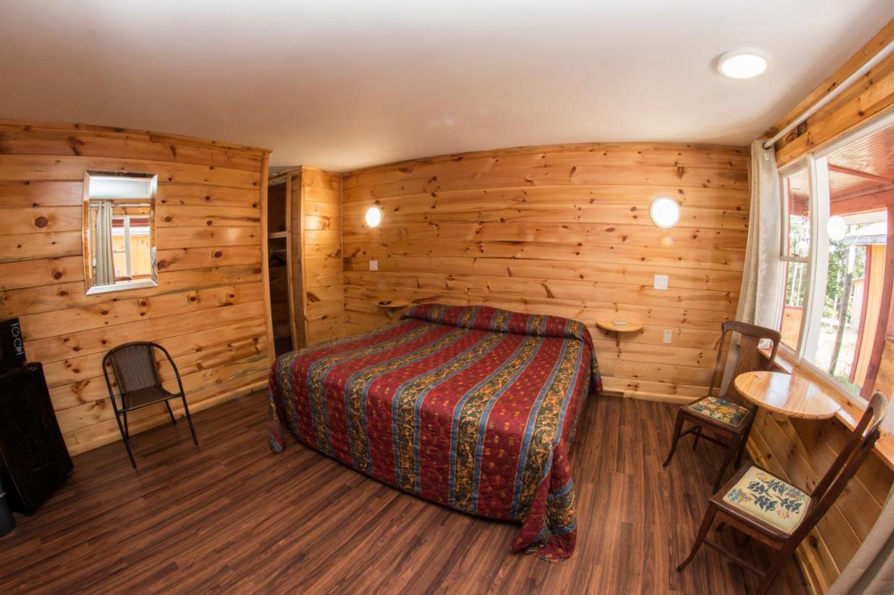 לייק ג'ורג' King Hendrick Motel And Suites מראה חיצוני תמונה